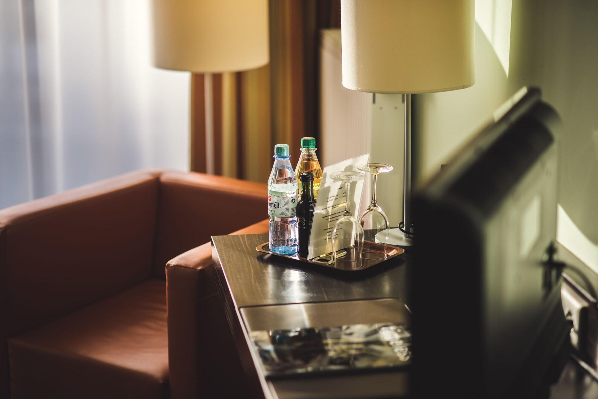 Hotel Central Regensburg Citycentre, Sure Hotel Collection By Best Western Экстерьер фото